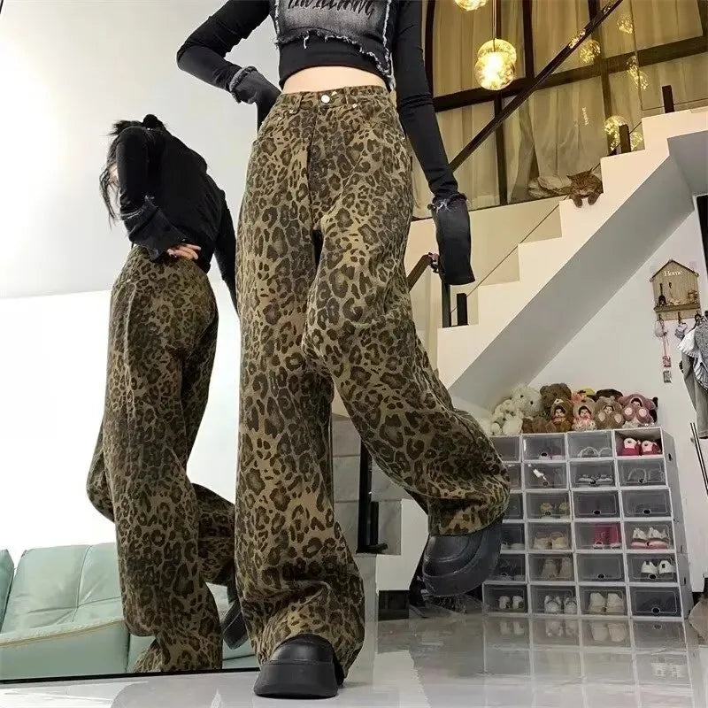 Calça jeans feminina vintage com estampa de leopardo