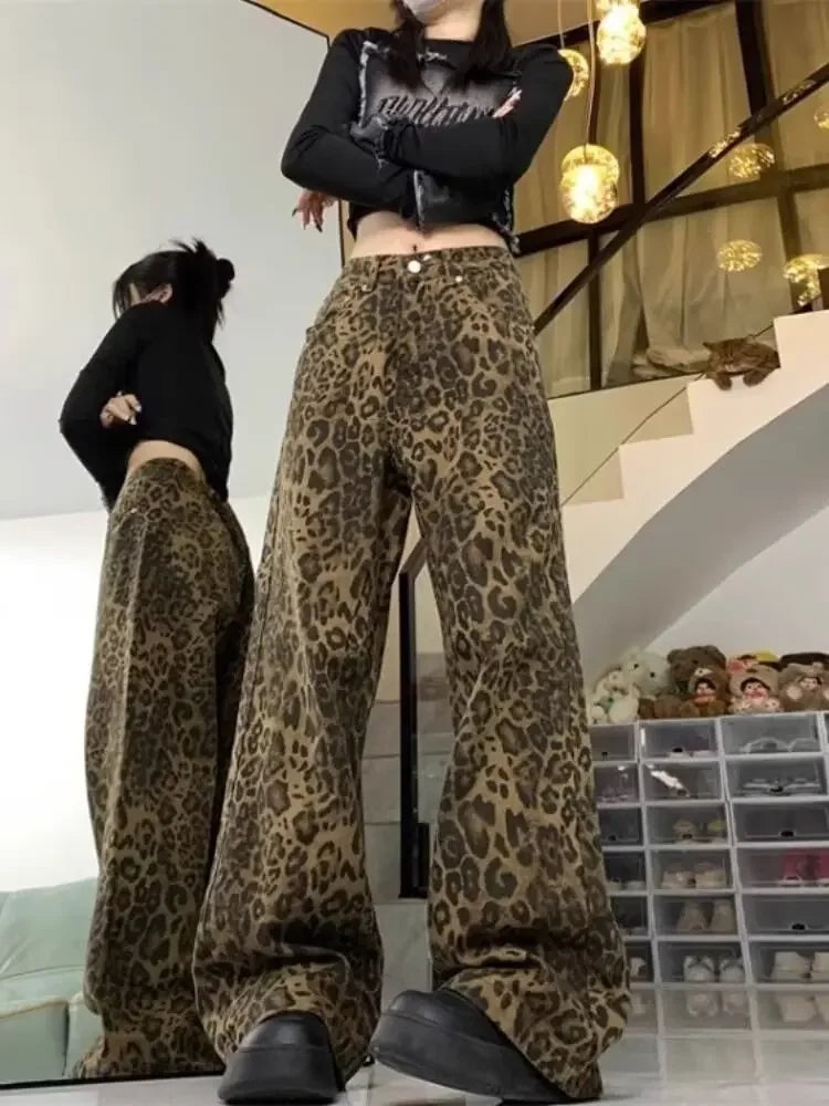 Calça jeans feminina vintage com estampa de leopardo