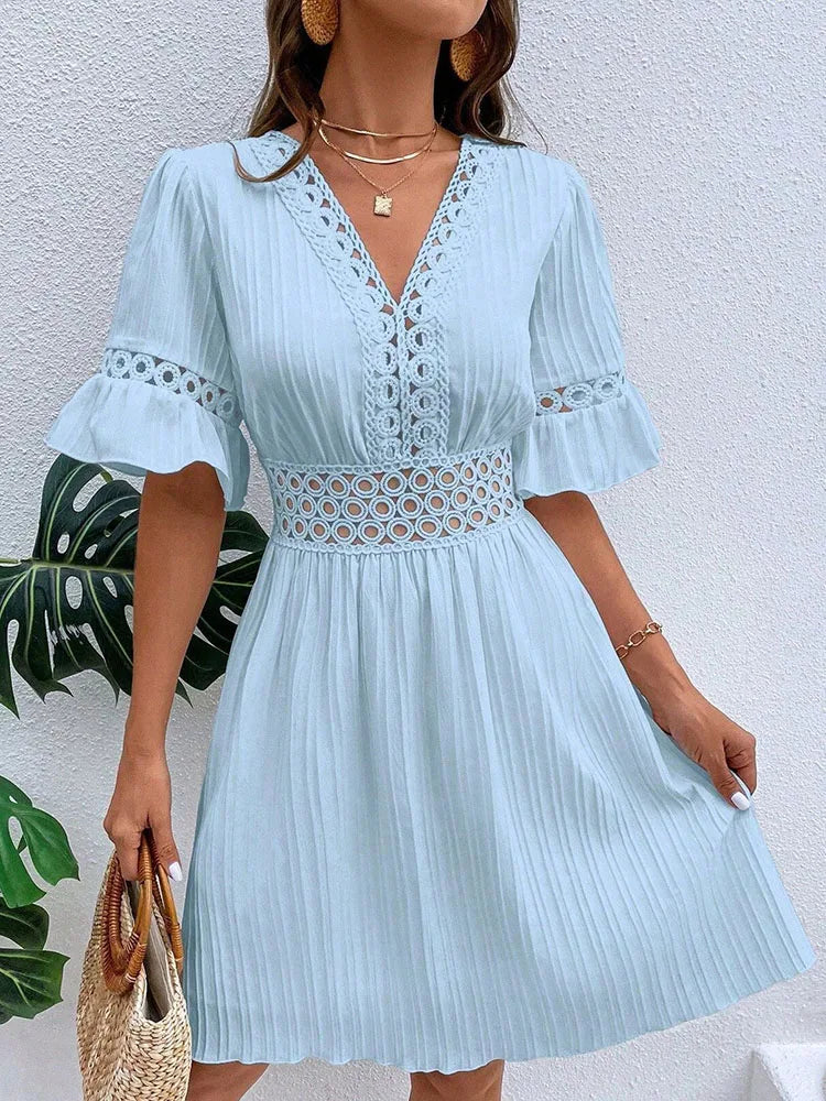 Vestido Praiano com renda e decote V