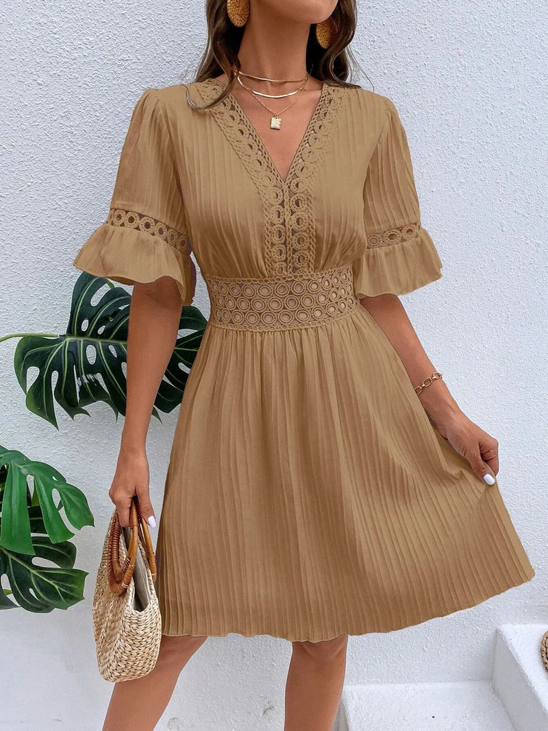 Vestido Praiano com renda e decote V