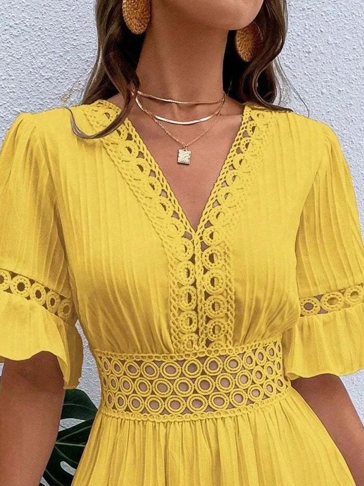 Vestido Praiano com renda e decote V