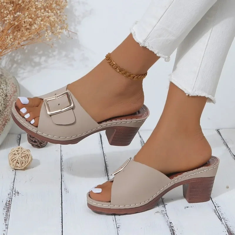 Chinelo com plataforma macia