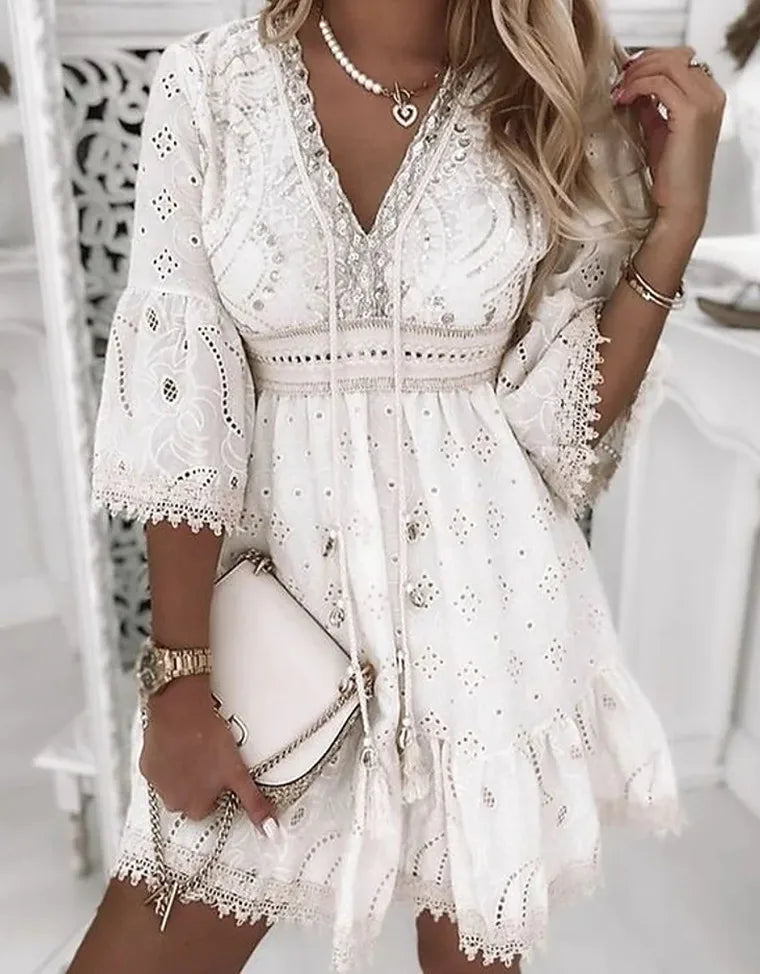 Vestido Praiano Curto de renda com decote V