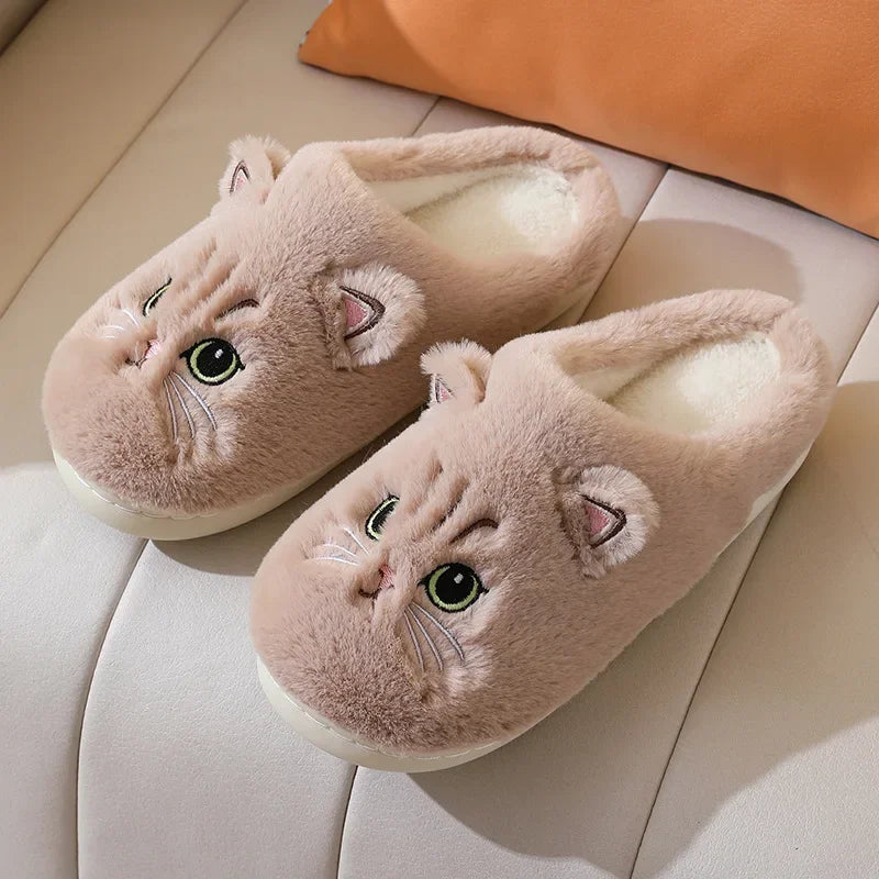 Chinelo felpudo de gato para casa