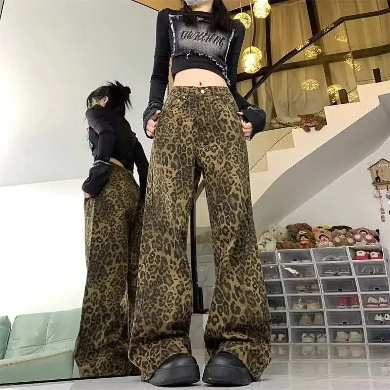 Calça jeans feminina vintage com estampa de leopardo