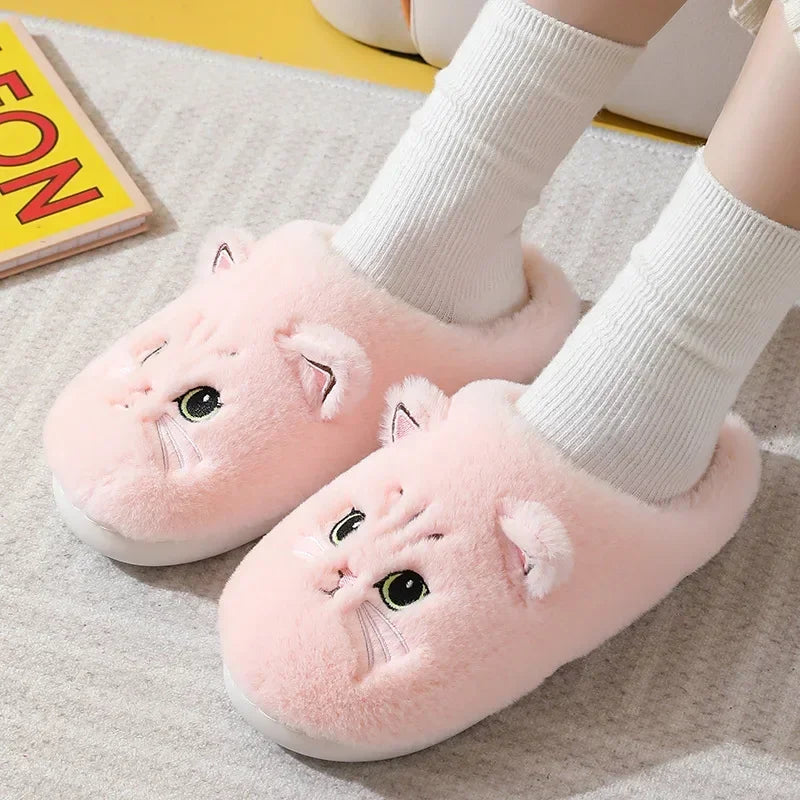 Chinelo felpudo de gato para casa