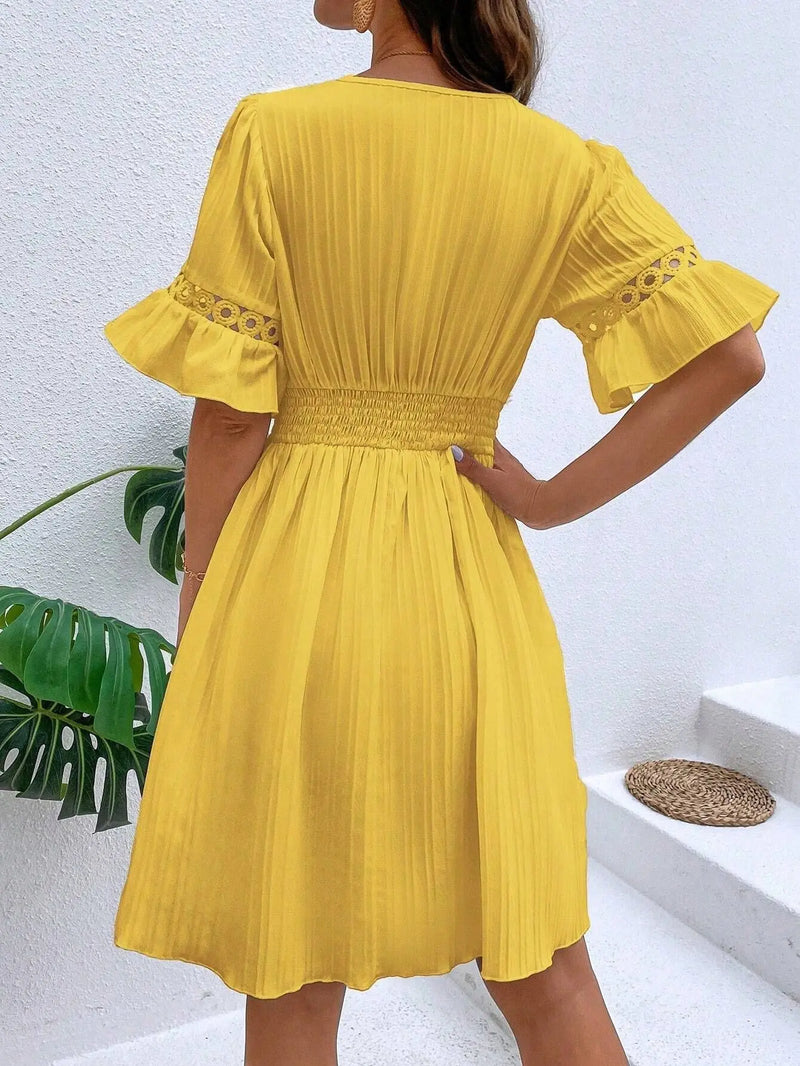 Vestido Praiano com renda e decote V