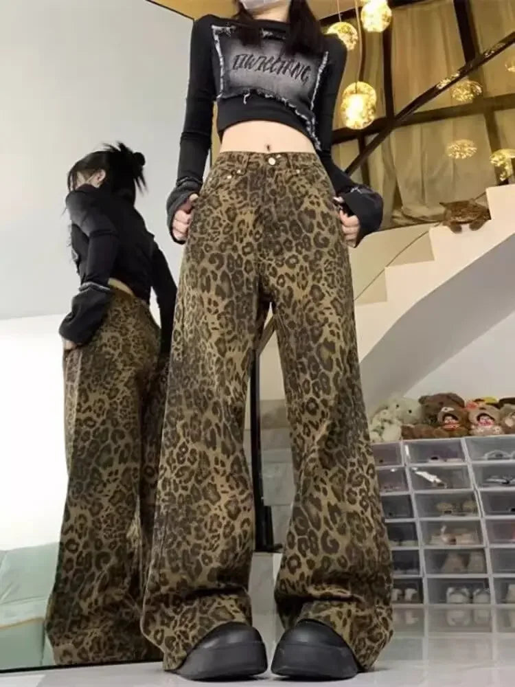 Calça jeans feminina vintage com estampa de leopardo