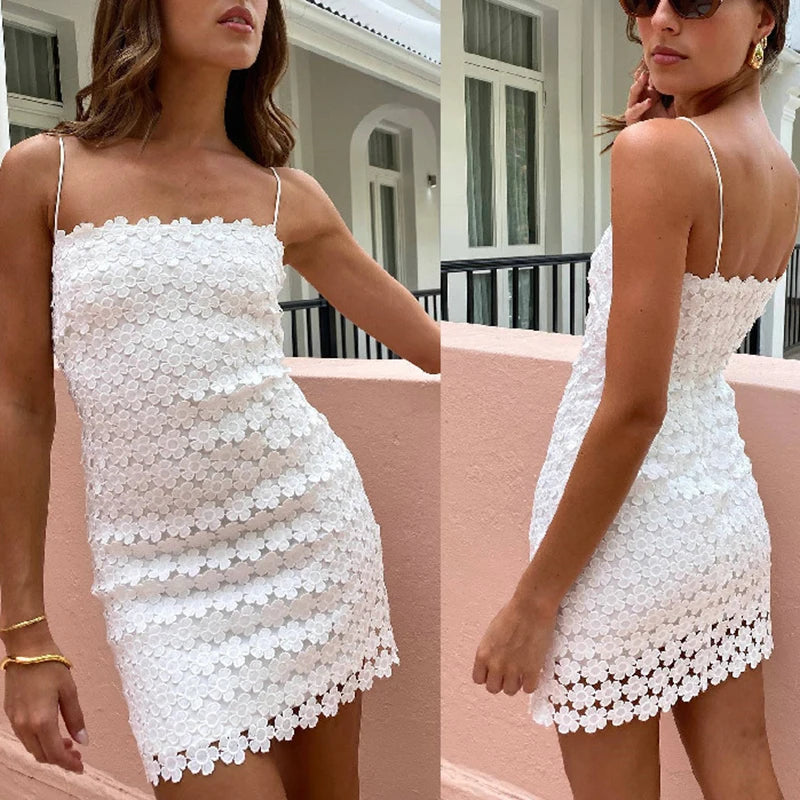 Vestido Branco de Renda e sem manga