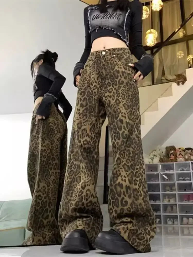 Calça jeans feminina vintage com estampa de leopardo