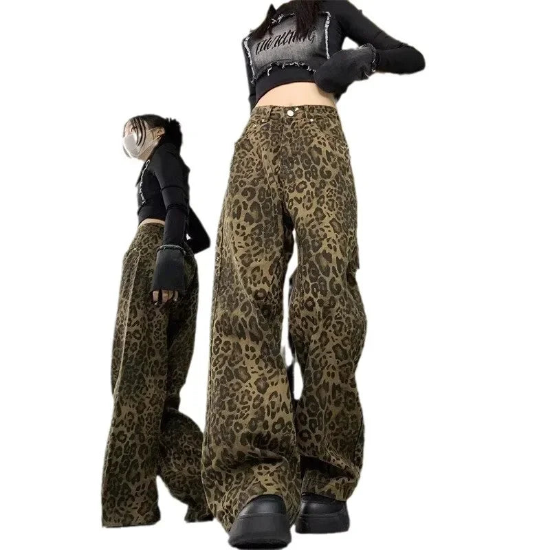 Calça jeans feminina vintage com estampa de leopardo