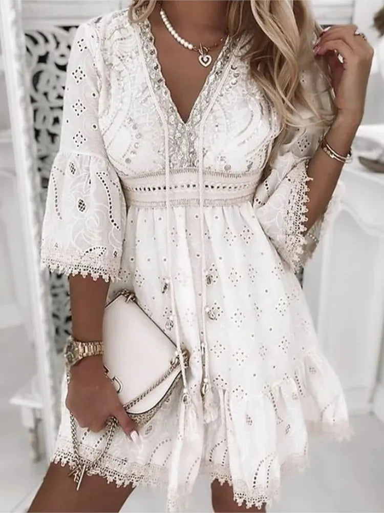 Vestido Praiano Curto de renda com decote V