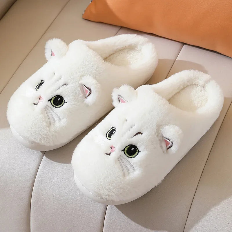 Chinelo felpudo de gato para casa