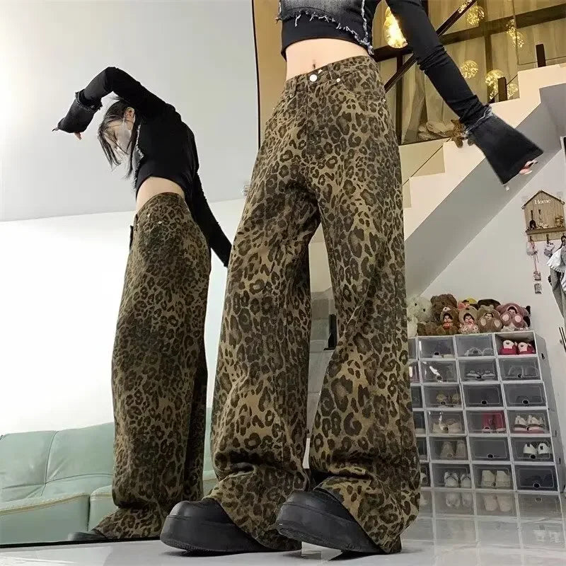 Calça jeans feminina vintage com estampa de leopardo