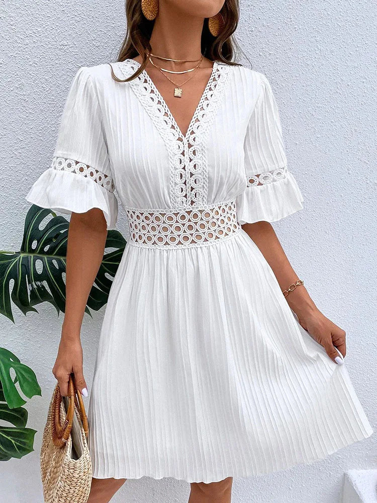 Vestido Praiano com renda e decote V