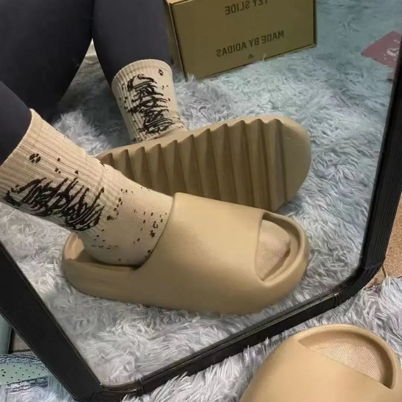 Chinelo confortável e macio para usar em casa