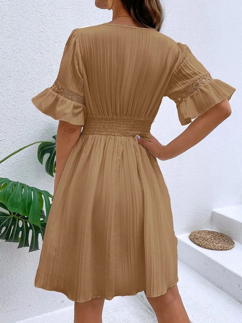 Vestido Praiano com renda e decote V