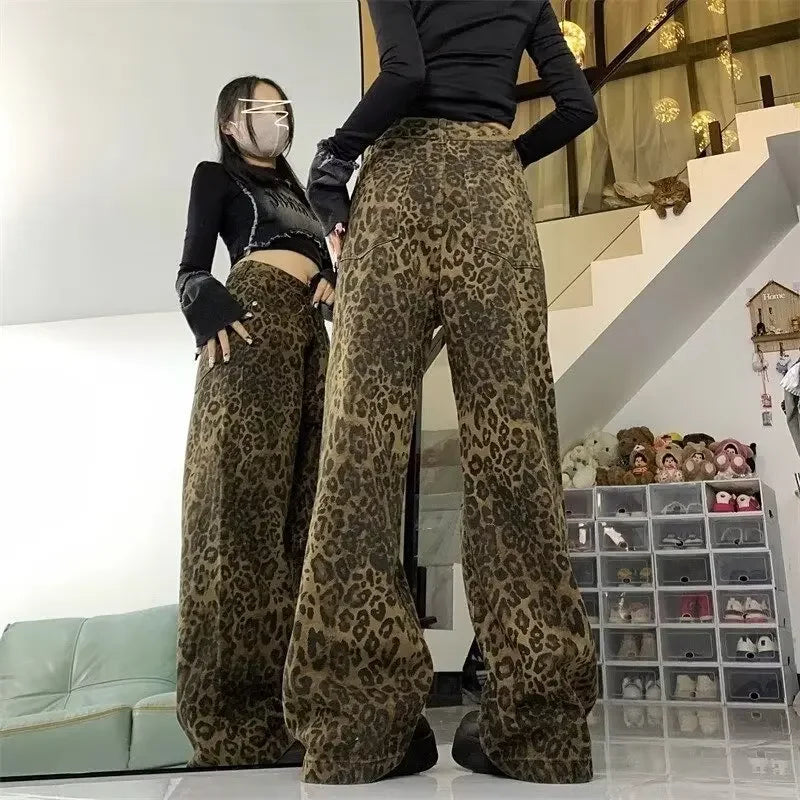 Calça jeans feminina vintage com estampa de leopardo