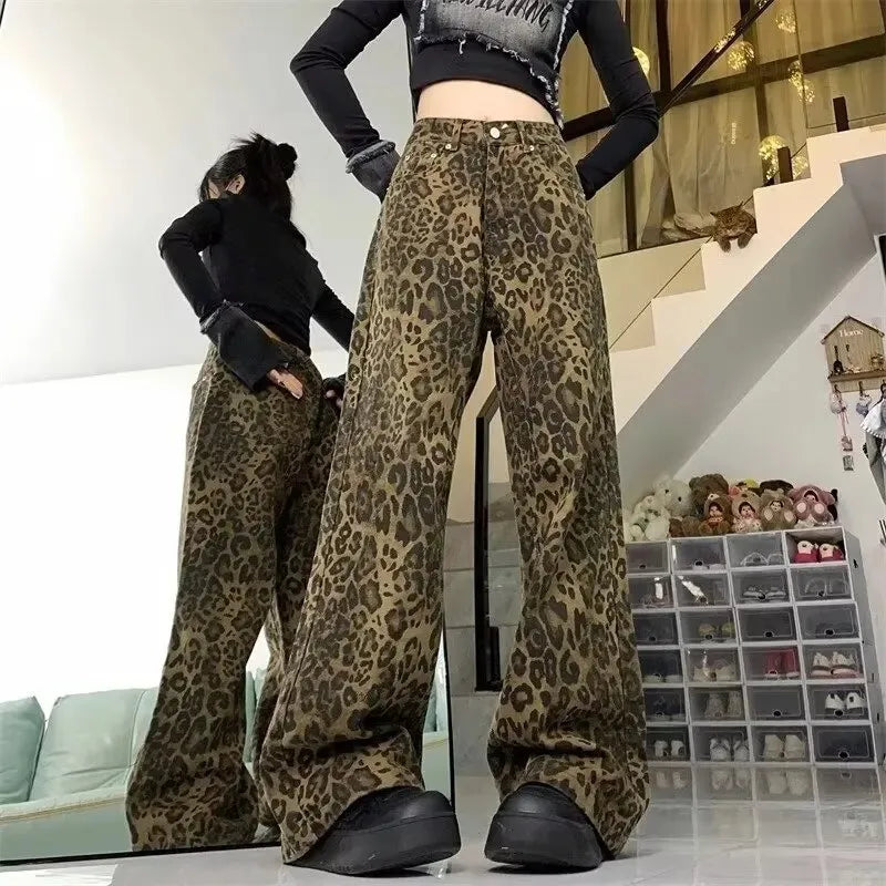 Calça jeans feminina vintage com estampa de leopardo